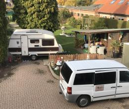 The Van in de tuin